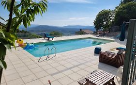 Casa de Férias V6 com piscina e insuflável gigante
